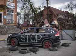 Imbas Perang Ukraina-Rusia di Bucha Honda CR-V Hancur Berantakan