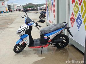 Saat Motor Listrik Buatan Anak Bangsa Jadi Motor Paddock MotoGP Saat Motor Listrik Buatan Anak Bangsa Jadi Motor Paddock MotoGP