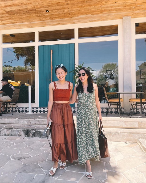 n Gaya OOTD Instagram Maudy Ayunda