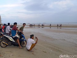 Pantai Camplong, Tempat Ngabuburit Favorit Anak Muda di Sampang