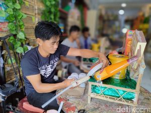 Perajin Parsel di Kota Tasikmalaya Mulai Kebanjiran Order