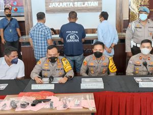 Aksi Perampok Bank Gaji Rp 60 Juta Pakai Money Heist Jadi Inspirasi Aksi Perampok Bank Gaji Rp 60 Juta Pakai Money Heist Jadi Inspirasi