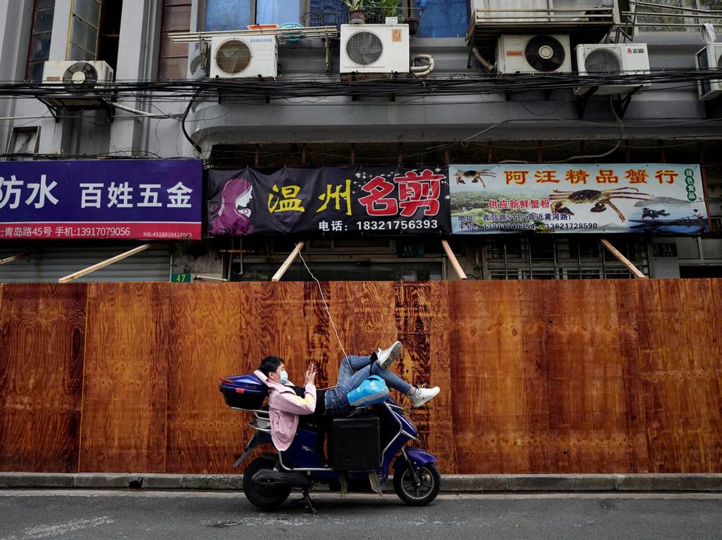 Viral Lansia di Shanghai Dipaksa Karantina COVID-19, Warga China Ngamuk