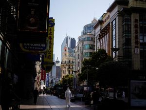 China Lockdown, Foxconn Setop Operasi 2 Pabrik iPhone