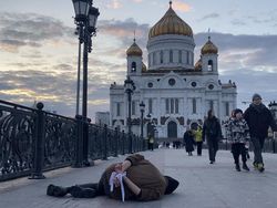 Protes Pembantaian di Bucha Ukraina, Ini yang Dilakukan Aktivis Rusia