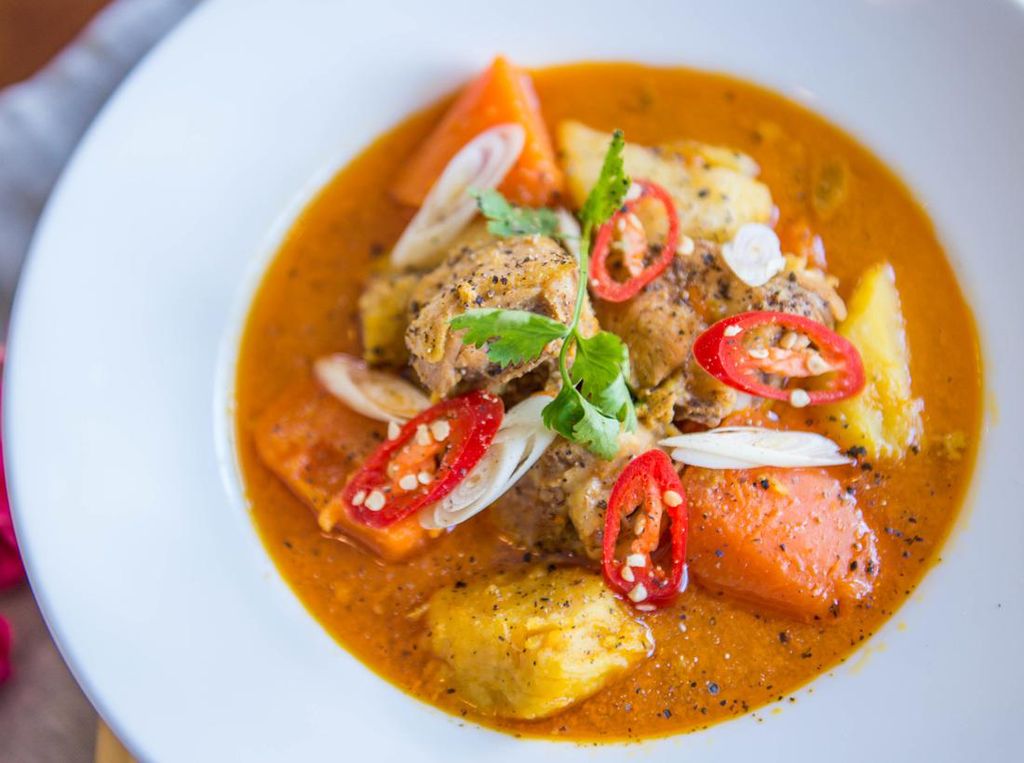 Resep Kari Ayam dan Sayuran yang Gurih Wangi Aromanya Resep Kari Ayam dan Sayuran yang Gurih Wangi Aromanya