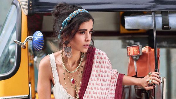 Potret Saba Azad, Pacar Hrithik Roshan yang Beda Usia 17 Tahun