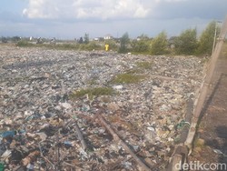 Bikin Kumuh! Sampah Kiriman Dikeluhkan Warga Kampung Nelayan Tambakrejo
