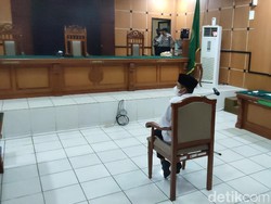 Ekspresi M Kace Penista Agama Usai Divonis 10 Tahun Penjara