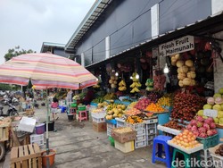 Harga Buah di Pasar Pucang Surabaya Naik Imbas BBM Langka