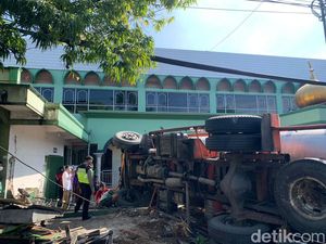 Kesaksian Penarik Becak Lolos dari Kecelakaan Truk Kendal karena Salat Subuh