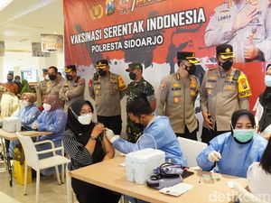 Polisi Sebar 78 Gerai Vaksinasi Booster di Jatim Selama Ramadan Polisi Sebar 78 Gerai Vaksinasi Booster di Jatim Selama Ramadan
