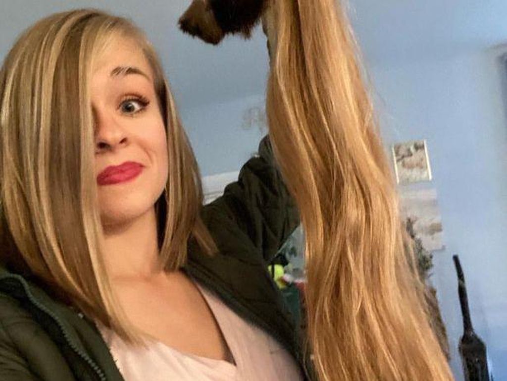 Wanita Rapunzel Potong Rambut Setelah 19 Tahun, Tampil Beda Berambut Bob Wanita Rapunzel Potong Rambut Setelah 19 Tahun, Tampil Beda Berambut Bob