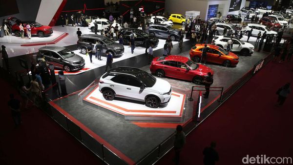Warga Ramai Kunjungi Pameran IIMS 2022