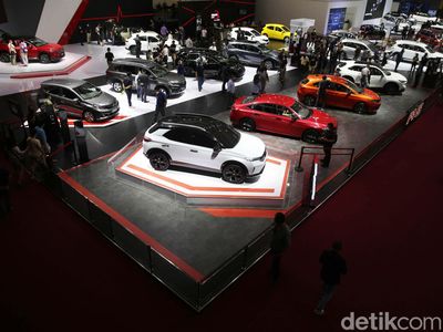 Warga Ramai Kunjungi Pameran IIMS 2022