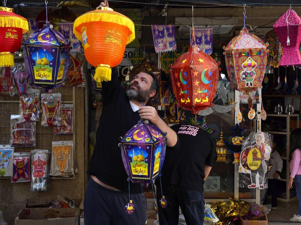 Lentera Khas Ramadan, Paling Dicari Saat Bulan Puasa di Lebanon