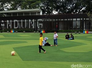 Suasana Ngabuburit di Alun-alun Bandung