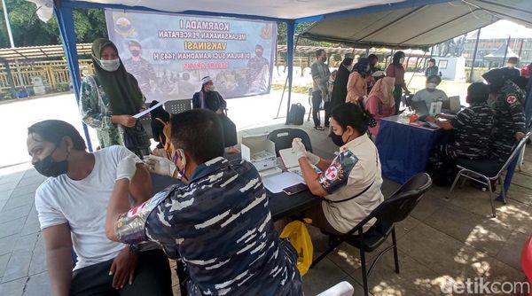 Ini Waktu Terbaik Biar Tak Antre Vaksinasi di Stasiun Pasar Senen