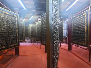 Ngabuburit Asyik di Palembang: Ada Al-Quran Raksasa Favorit Wisatawan Ngabuburit Asyik di Palembang: Ada Al-Quran Raksasa Favorit Wisatawan