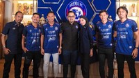 Pada Kamis (7/4/2022), Arema memperkenalkan keempat penggawa barunya. (Foto: Dok. Arema FC)