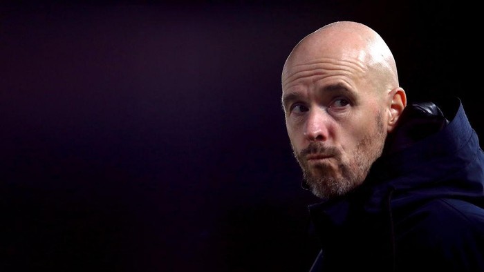 ALKMAAR, NETHERLANDS - JANUARY 20:   Ajax Manager / Head Coach, Erik ten Hag looks on prior to the KNVB Beker or Dutch Cup match between AZ Alkmaar and AFC Ajax at AFAS-Stadium on January 20, 2021 in Alkmaar, Netherlands. (Photo by Dean Mouhtaropoulos/Getty Images)
