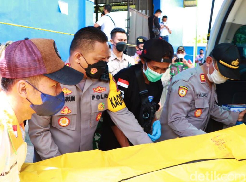 Tabung Epiji 50 Kg Meledak di Banyuwangi, 1 Orang Tewas Tabung Epiji 50 Kg Meledak di Banyuwangi, 1 Orang Tewas