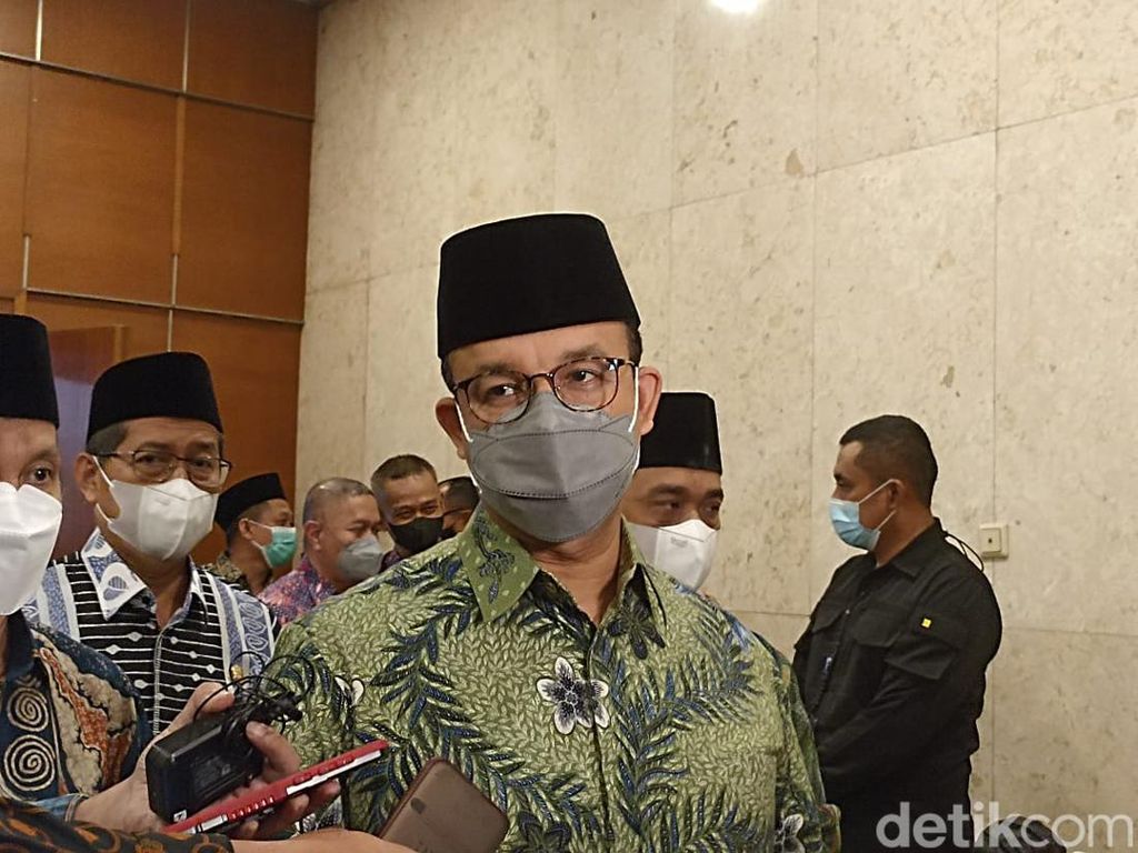 Anies Lepas 11 Ribu Peserta Mudik Gratis di Terminal Pulogebang Anies Lepas 11 Ribu Peserta Mudik Gratis di Terminal Pulogebang