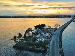 Menikmati Spot Ngabuburit Favorit Warga Bone di Kawasan Pelabuhan Bajoe