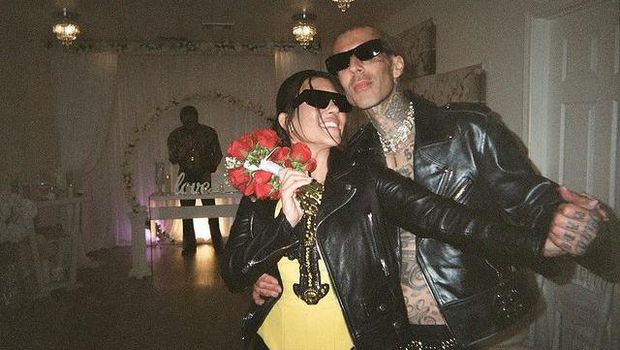 Foto pernikahan Kourtney Kardashian dan Travis Barker