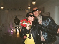 Pamer Kemesraan di Depan Anak, Kourtney Kardashian dan Travis Dihujat