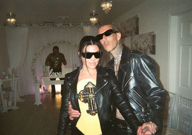 Kourtney Kardashian & Travis Barker Menikah