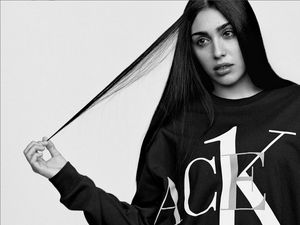 Anak Madonna Jadi Model Calvin Klein, Tampil Seksi Pamer Ketiak Anak Madonna Jadi Model Calvin Klein, Tampil Seksi Pamer Ketiak