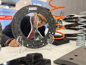 Dorong Ekraf Berkembang, Sandiaga Hadiri Pameran Aftermarket Australia Dorong Ekraf Berkembang, Sandiaga Hadiri Pameran Aftermarket Australia