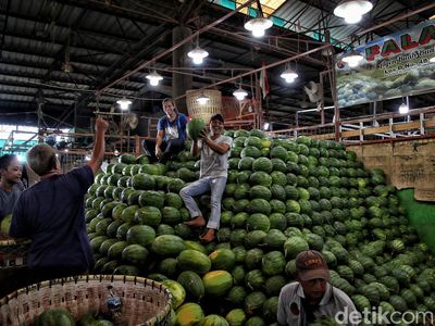Manisnya Permintaan Buah Segar di Bulan Ramadan