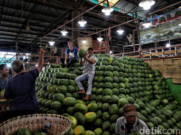 Manisnya Permintaan Buah Segar di Bulan Ramadan