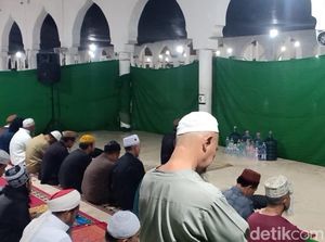 Tarawih 8 Jam di Magetan, Dimulai Habis Isya hingga Sahur