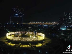 Potret Spektakuler Lamar Kekasih Pakai 150 Drone