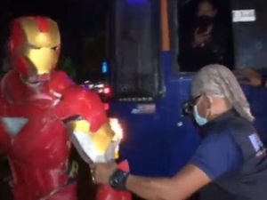 Satpol PP DKI Gencarkan Razia PMKS, PSK hingga Iron Man Diamankan