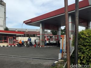 Harga Pertamax Naik, Konsumen di Surabaya Mulai Beralih ke Pertalite Harga Pertamax Naik, Konsumen di Surabaya Mulai Beralih ke Pertalite