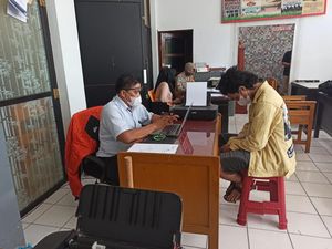 Lelah Antre Solar, Sopir Truk Batu Bara di Bengkulu Malah Jualan Ganja Lelah Antre Solar, Sopir Truk Batu Bara di Bengkulu Malah Jualan Ganja