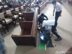 Viral Anggota DPRD Kuningan Jungkalkan Meja Saat Paripurna