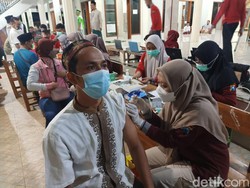 Daftar Lokasi Vaksin Booster Malam Hari, Habis Tarawih Bisa Nih