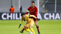 Skuad besutan Jose Mourinho itu menutup babak pertama unggul berkat gol Lorenzo Pellegrini.