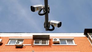Di China Ada Ratusan Juta CCTV, Ganggu Privasi Nggak Sih?