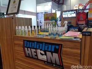 Poles Helm Bayar Suka-suka Gratis Pahala di IIMS 2022