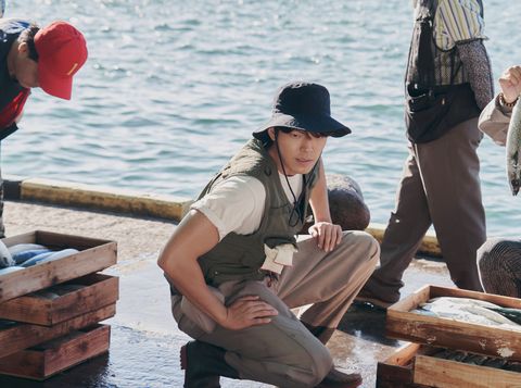 Drama Korea Our Blues (2022) Kim Woo-bin dalam drama Korea Our Blues (2022)