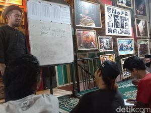 Pondok Tasawuf Underground Ajari Wirausaha, Angkat Pendidikan Anak Jalanan Pondok Tasawuf Underground Ajari Wirausaha, Angkat Pendidikan Anak Jalanan