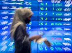 IHSG Dibuka Menguat Kala Jokowi Reshuffle Kabinet