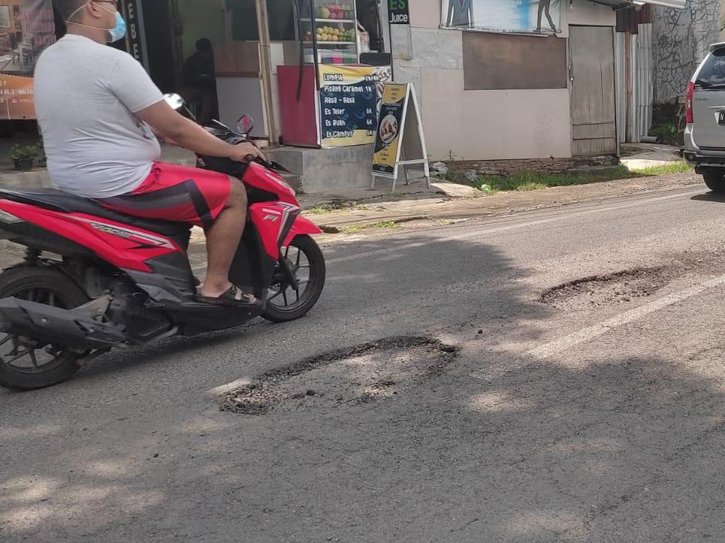 Habis Hujan Muncullah Jalan-jalan Berlubang di Kota Malang