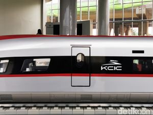 Perdana! Rangkaian Kereta Cepat JKT-BDG Dikirim dari China Besok